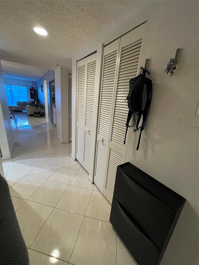 Building Photo - 16141 Blatt Blvd