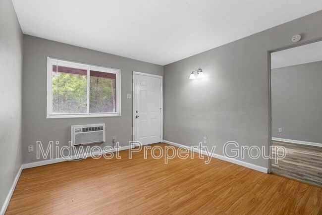 Building Photo - 3716 Geraldine Ave