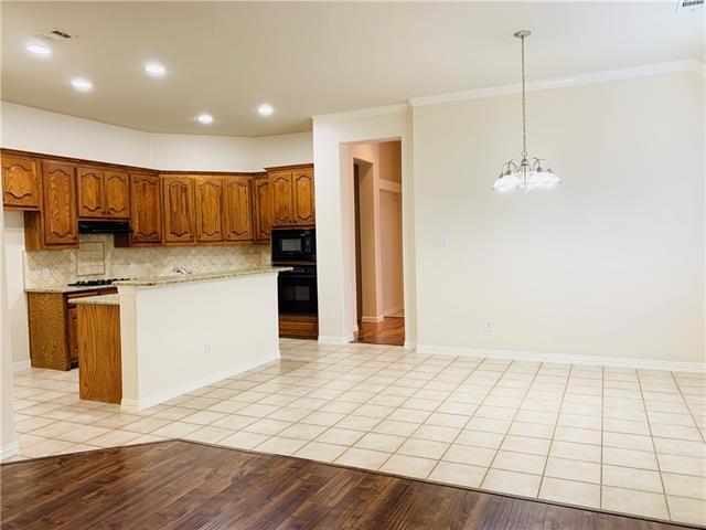 Building Photo - 1505 Somerset Dr