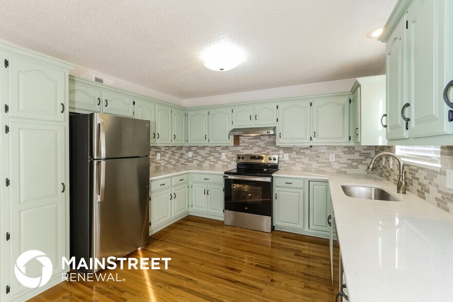 Building Photo - 1609 Johnston Dr