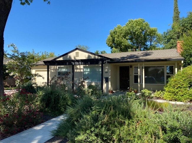 Primary Photo - 2 bedroom bungalow in La Loma neighborhood!