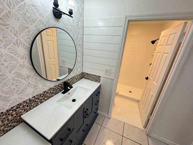 Building Photo - Cozy 2 Bedroom and 2 Bath Townhome in Kiss...