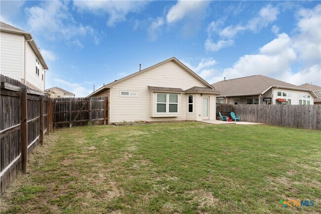 Building Photo - 8064 Bassano Dr