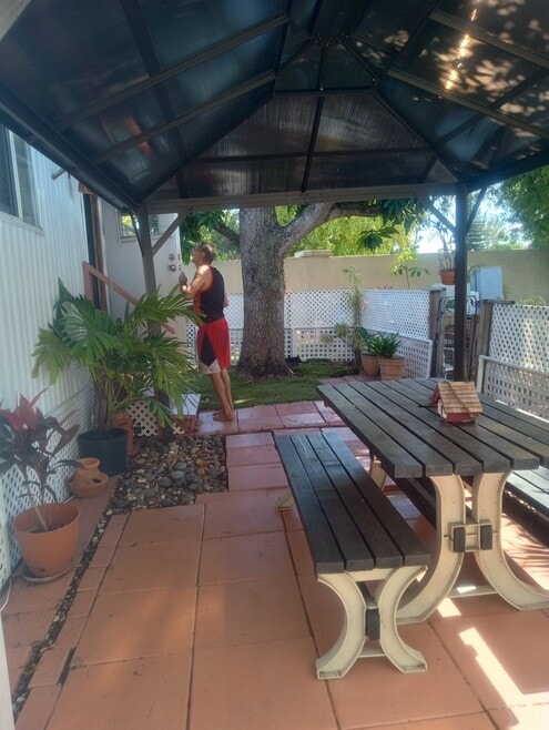 Building Photo - 2 NW 48th St