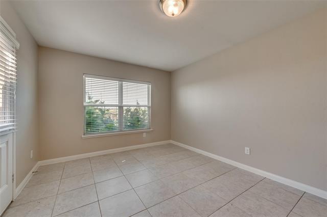 Building Photo - 2106 Bluebell Dr
