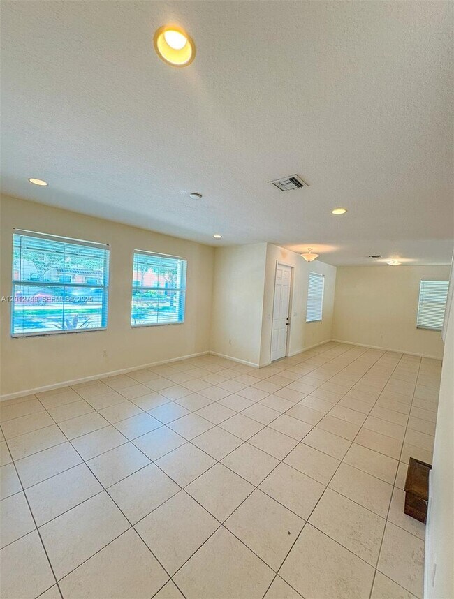 Building Photo - 3210 NW 126th Ave