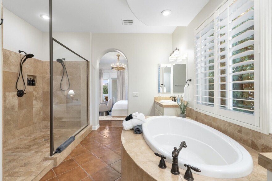 Building Photo - 3083 S Cottonwood Ct