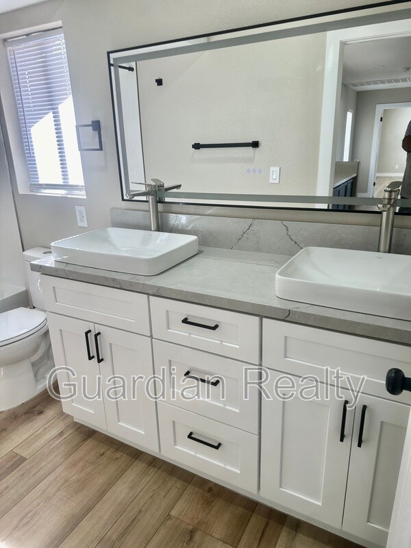 Building Photo - 275 Adorno Dr