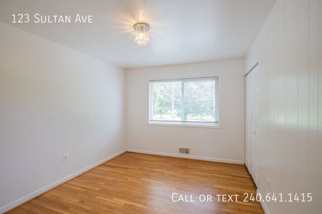 Building Photo - 123 Sultan Ave