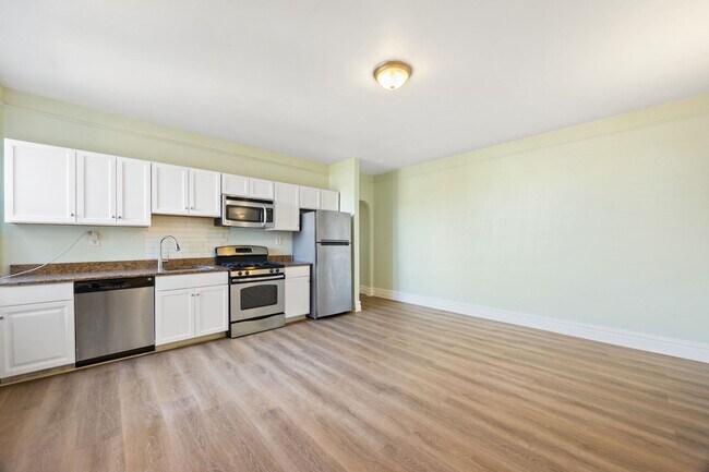 Building Photo - 1722 John F. Kennedy Blvd