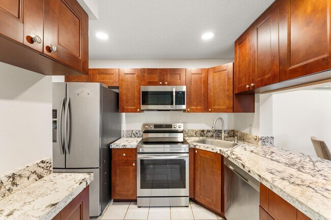 Building Photo - 1108 Green Pine Blvd