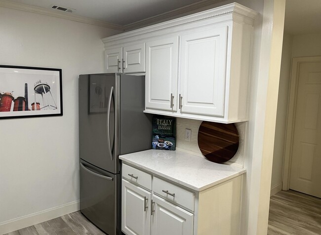 Primary Photo - Wonderfully remodeled condo located off HW...