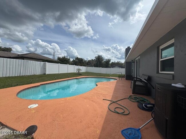 Building Photo - 397 Oslo Dr