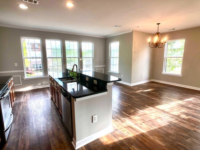 Building Photo - 2834 Howard Ave