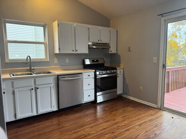 Building Photo - 757 Tricolor Dr