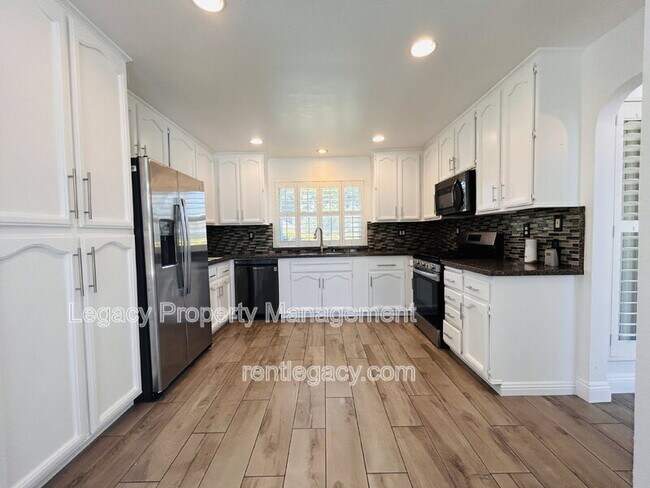Building Photo - 3047 Mill Oak Way