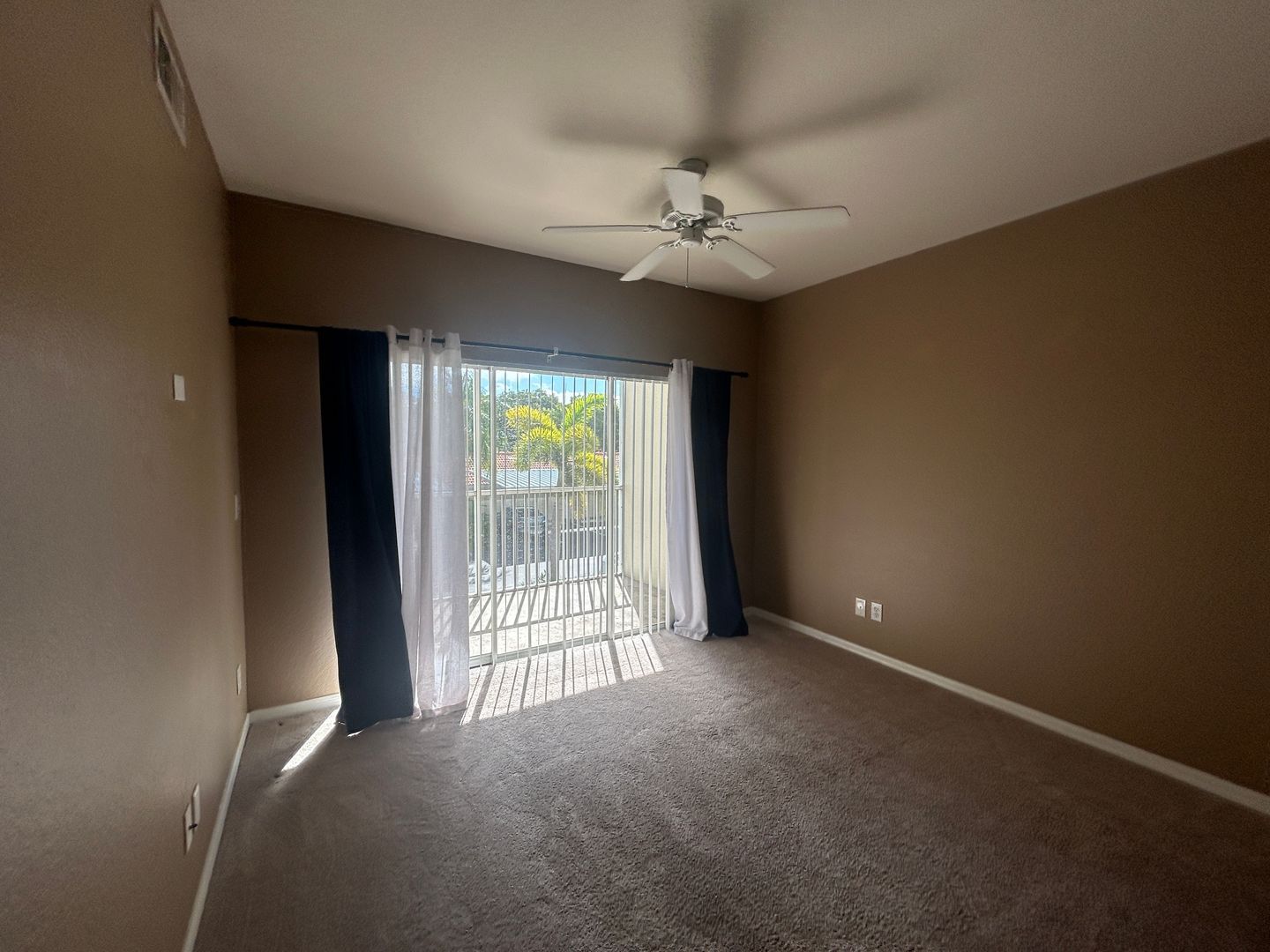 Building Photo - 2nd floor  2/2  condo in gated community