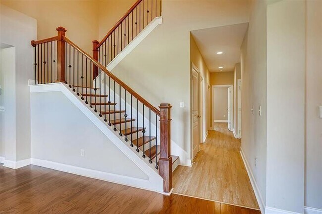 Building Photo - 4018 Creekshire Trl