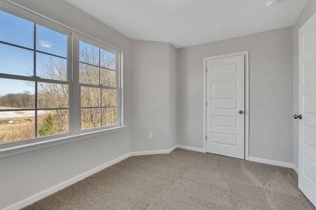 Building Photo - Beautiful NEW 3 Bed 2.5 Bath Townhome in M...