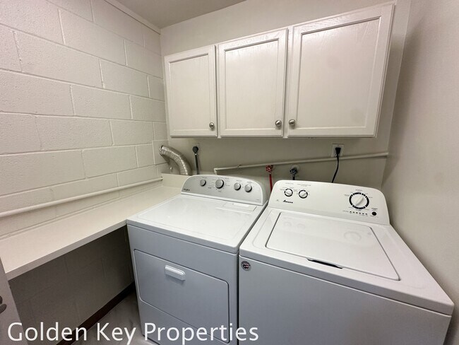 Building Photo - Ocean-View 2BR/2.5BA Townhome in Cardiff!