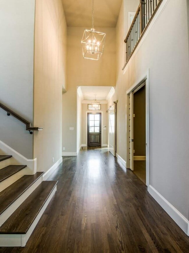 Building Photo - 1107 Sarah St