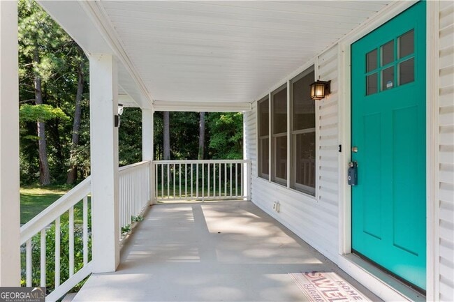 Building Photo - 2666 Davenport St