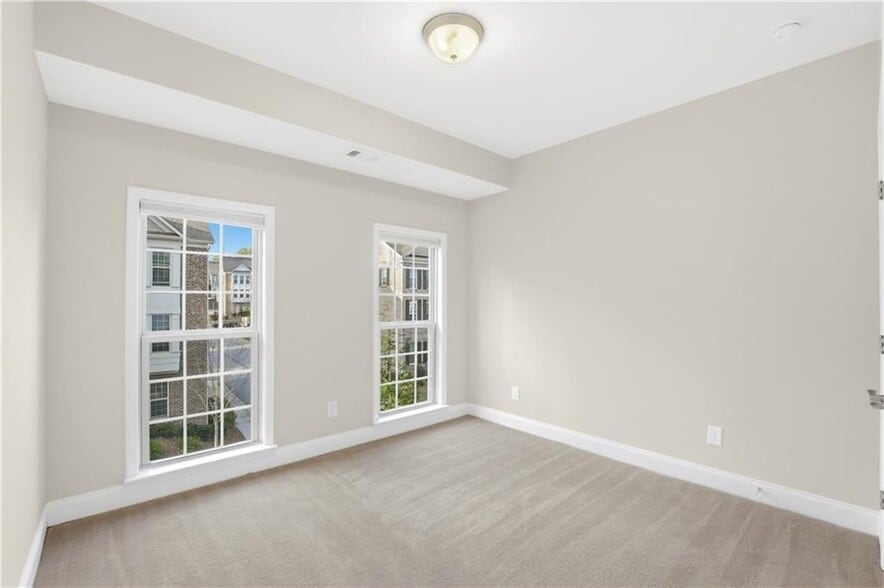 Building Photo - 1940 Discovery Park Ln