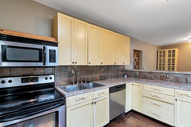 Building Photo - 3834 N Pecos St