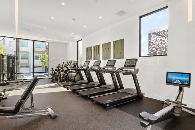 Building Photo - 52 Kirkwood Ave