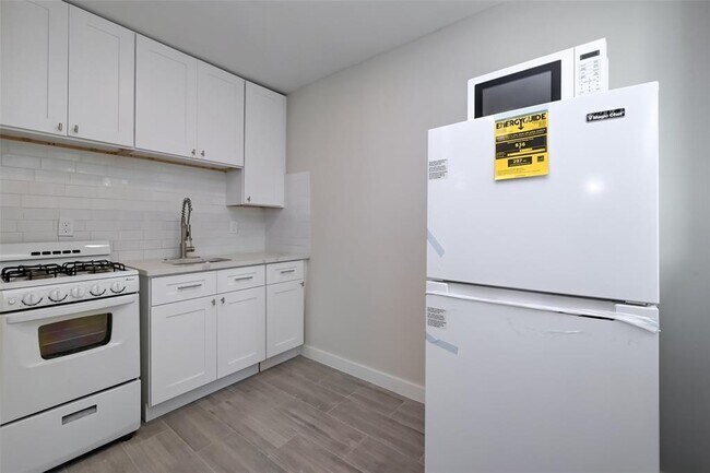 Building Photo - 1747 Wroxton Ct