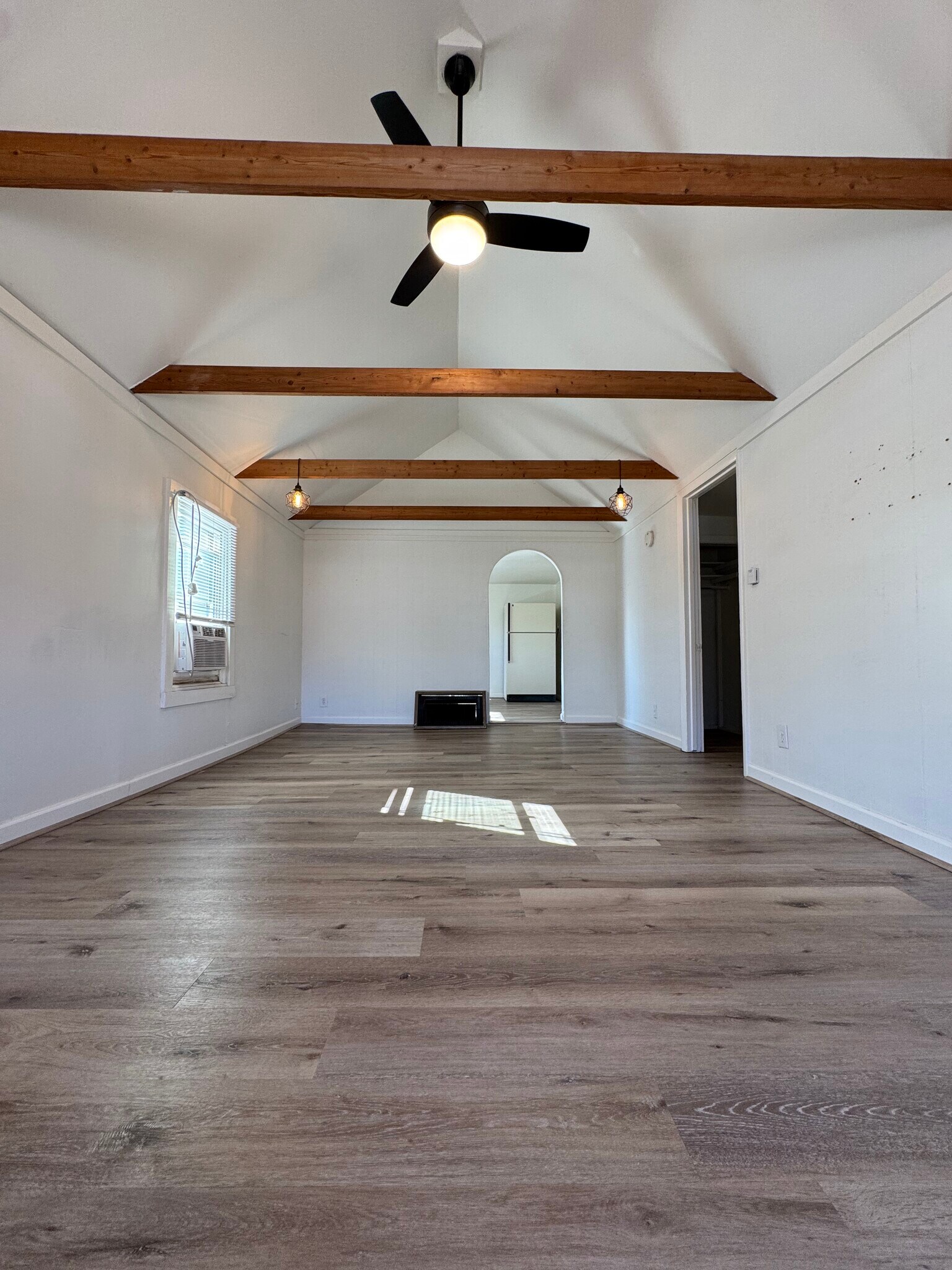 Building Photo - 312 Peach Ave