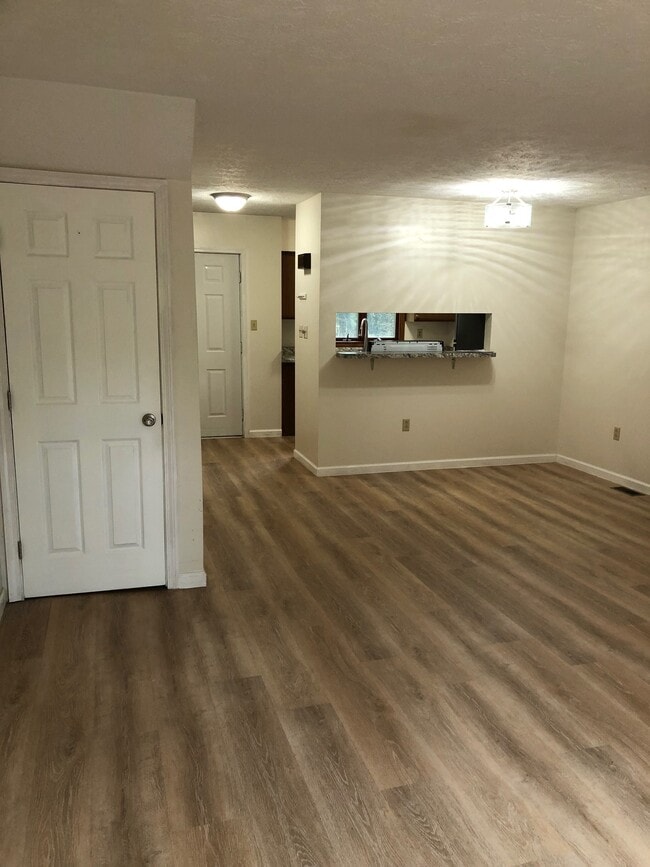 Living / Dining Combo - 3557 Brodhead Rd