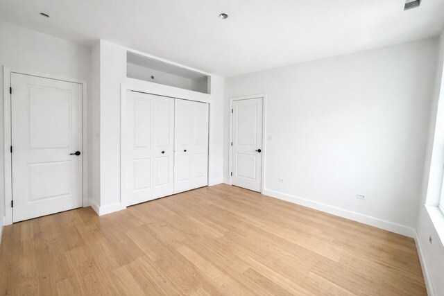 Building Photo - 3340 W Evergreen Ave