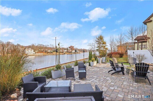 Building Photo - 69 Weed Ave