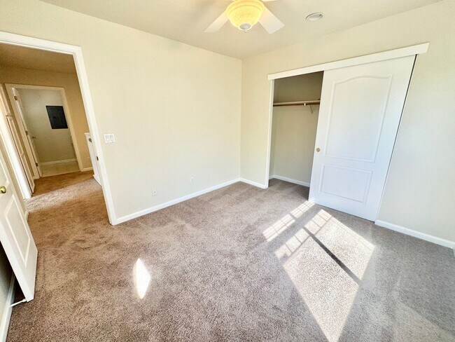 Building Photo - Beautiful 5 bed 3 bath Home in Wildhorse