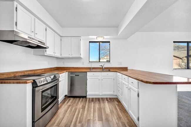 Building Photo - Country Living Single Story Home in Spanish Springs