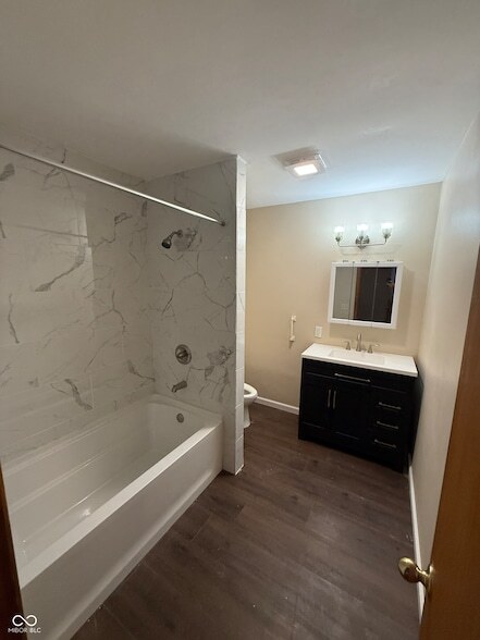 Building Photo - 555 Birch St