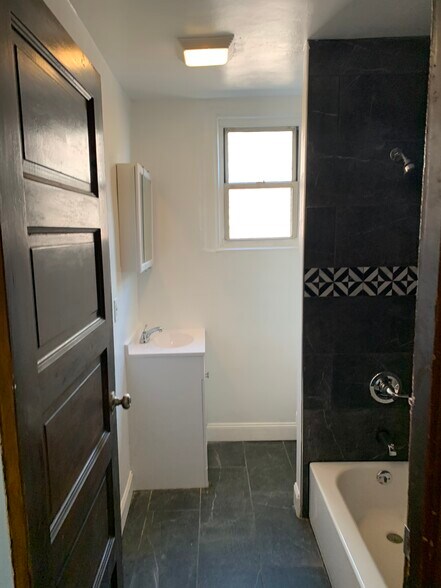 Building Photo - 337 Atwood St