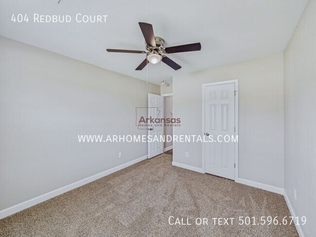 Building Photo - 404 Redbud Ct