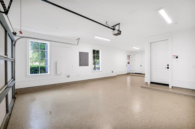 Building Photo - 39 Crain Sq Blvd