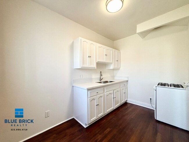 Building Photo - 147 Normandie Ave