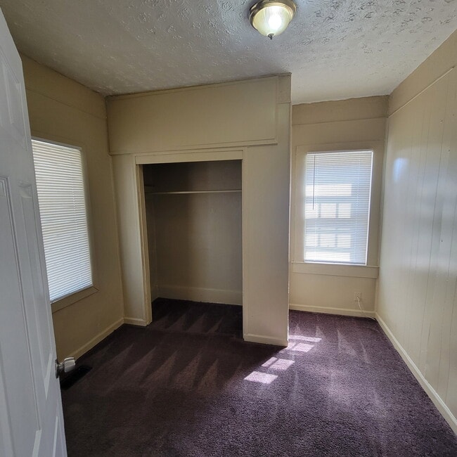 Building Photo - Garfield Park/South Indy 3BR House w/Garage!