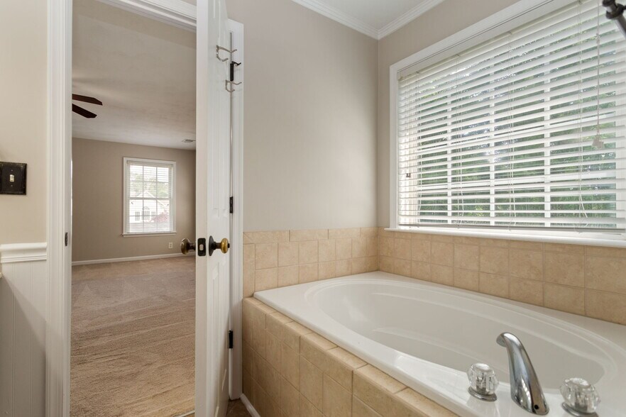 Building Photo - 22301 Tradewinds Dr