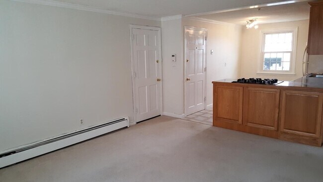 Building Photo - 160 Tyngsboro Rd