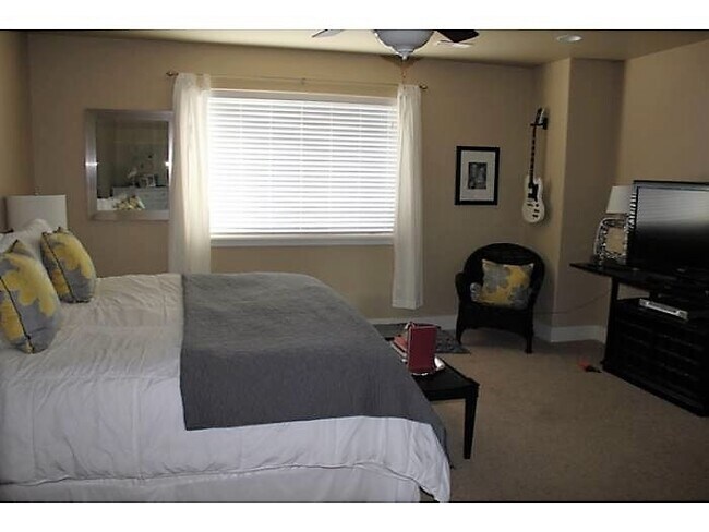 Building Photo - 2945 Warbler Way