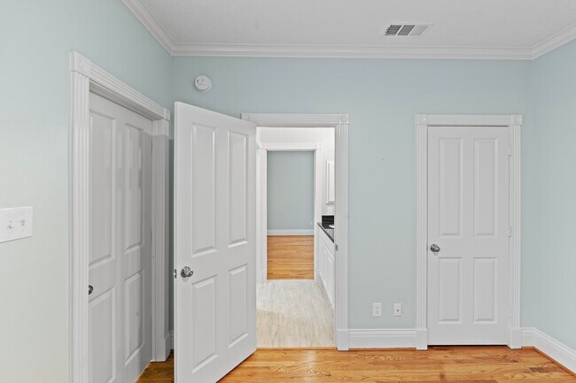 Building Photo - 4742 Post Oak Timber Dr