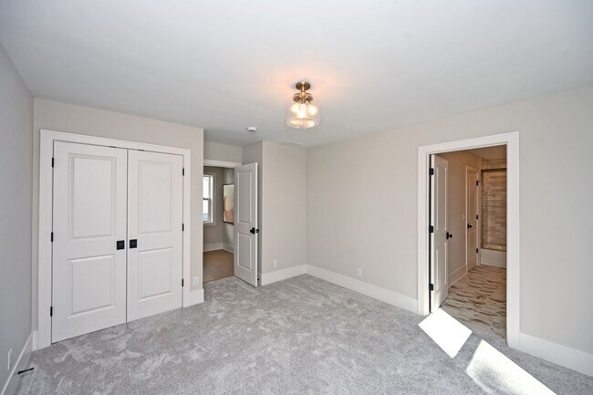 Building Photo - Gorgeous new construction on one of Oakley...