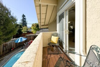 Building Photo - Charming & Private 1-Bedroom Apartment w/B...