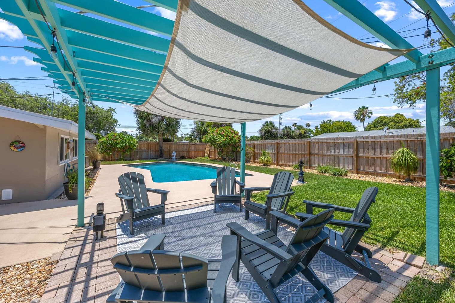 Building Photo - 128 Martin St