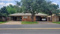 Building Photo - Centrally Located/ Convenient to Major Tho...